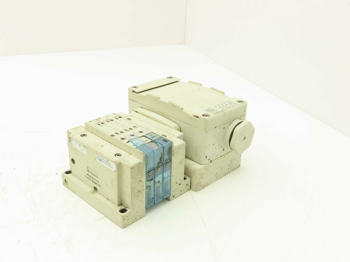 SMC SY3100-5UD1 Solenoid Valves 2 Pos 5 Port 24VDC 20-Pin Terminal Junction Box