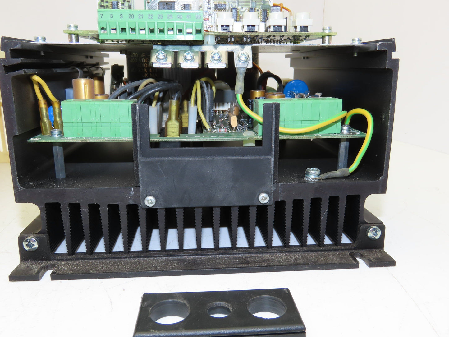 Lenze 8105 E.4G.12 8100 Inverter Drive 240VAC 7A 0-200Hz Output