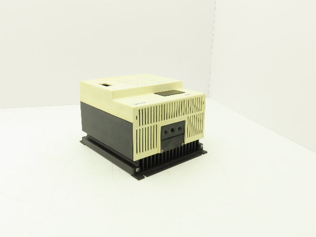 Lenze 8105 E.4G.12 8100 Inverter Drive 240VAC 7A 0-200Hz Output