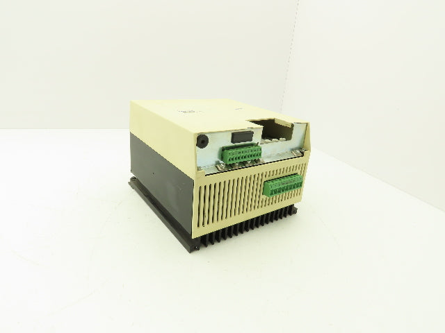 Lenze 8105 E.6A.21 8100 Inverter Drive 240VAC 7A 0-199Hz Output