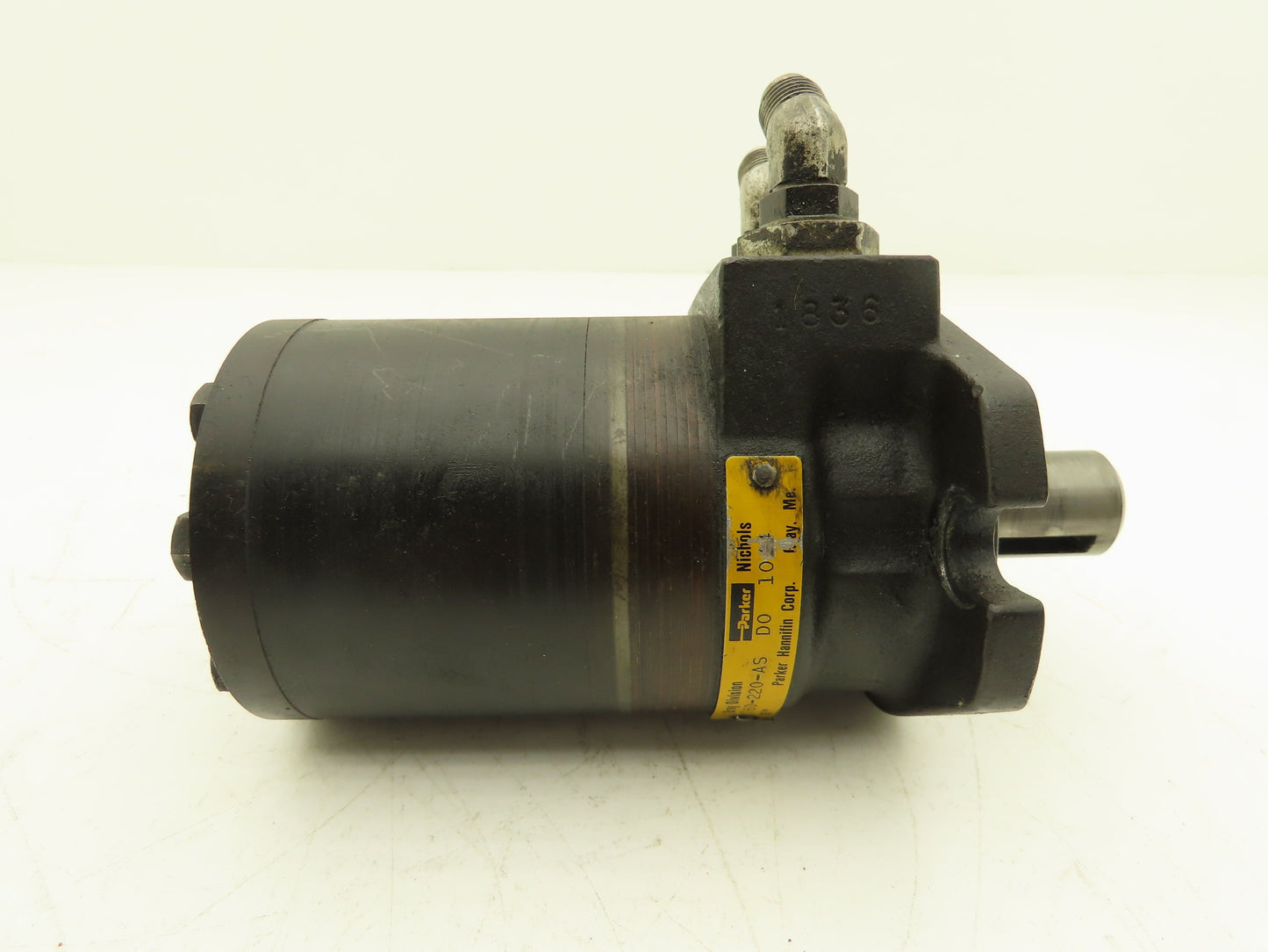 Parker 060-220-AS Hydraulic Motor 2-Bolt SAE 1" Shaft