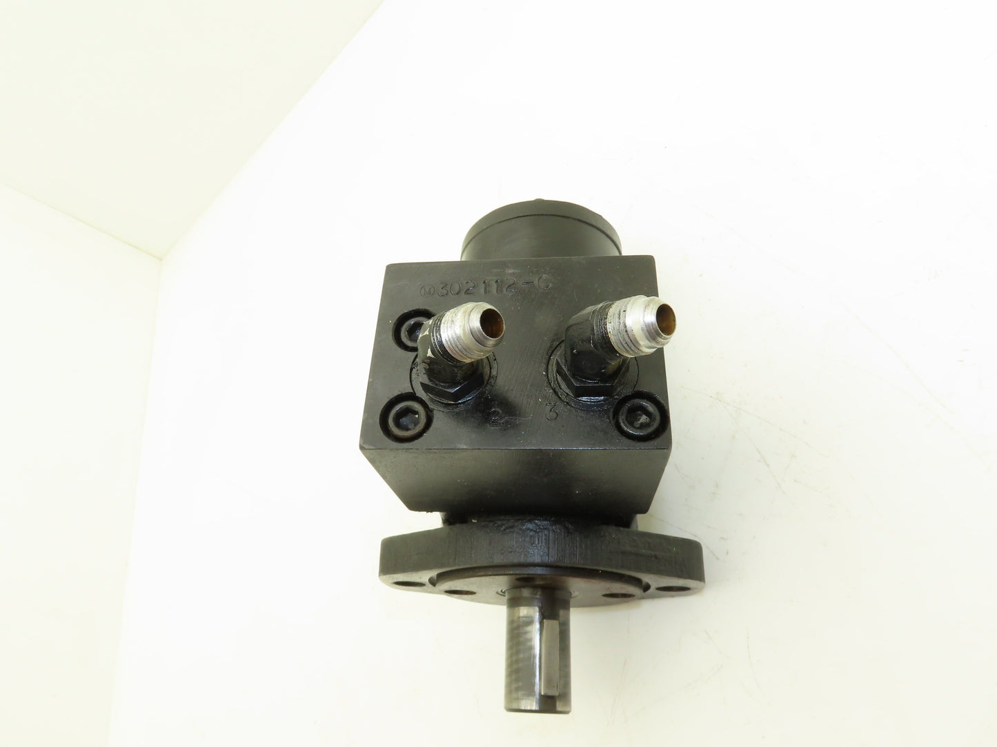 Eaton Char-Lynn 101 1048 009 Hydraulic Gerotor Motor 15 GPM 2-Bolt Flange