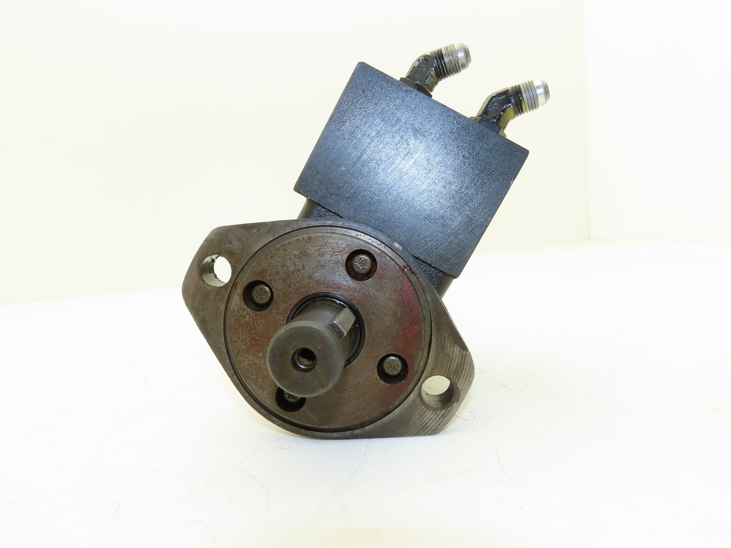 Eaton Char-Lynn 101 1048 009 Hydraulic Gerotor Motor 15 GPM 2-Bolt Flange