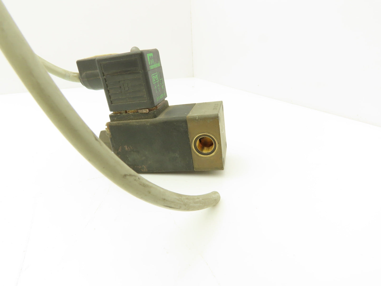 Burkert Solenoid Valve Coil 24V 8W 10 Bar 1/8"-Fine NPT Lot Of 4