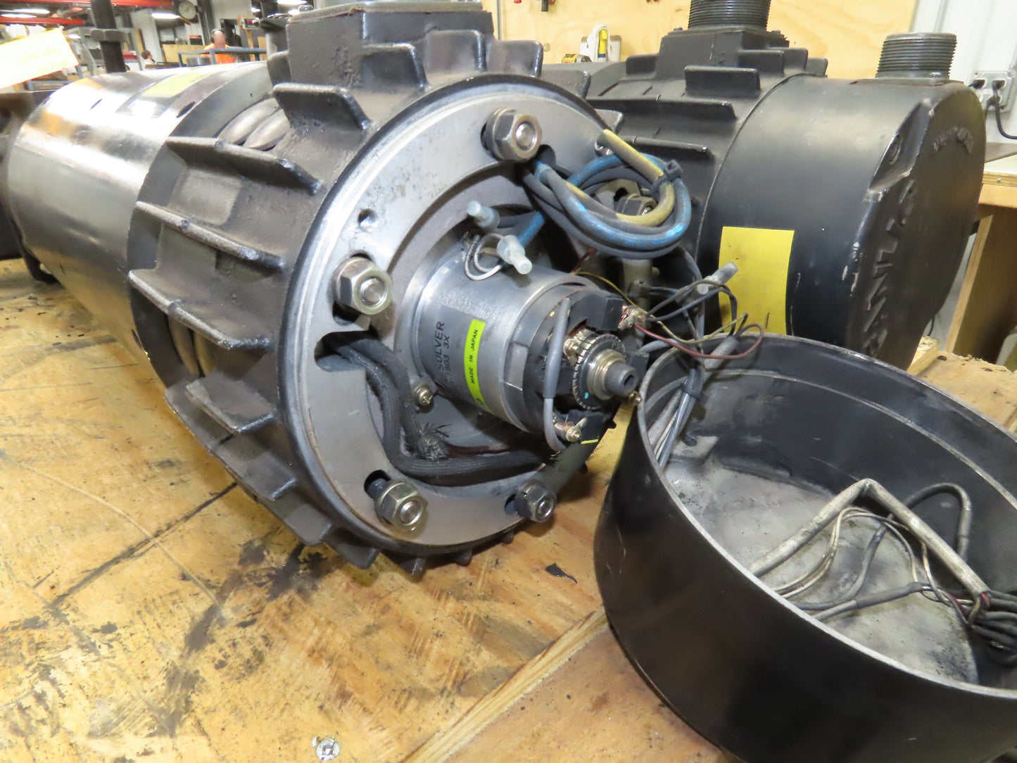 Fanuc A06B-0615-B343-R 10LH DC Servo Motor 188V 2000rpm - Encoder A290-0601-T803