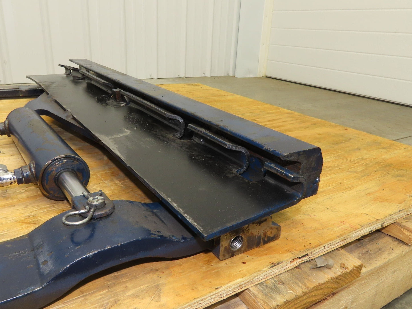 Cascade Forklift Class 3 SideShift Attachment 20" x 37" Wide 6000lbs