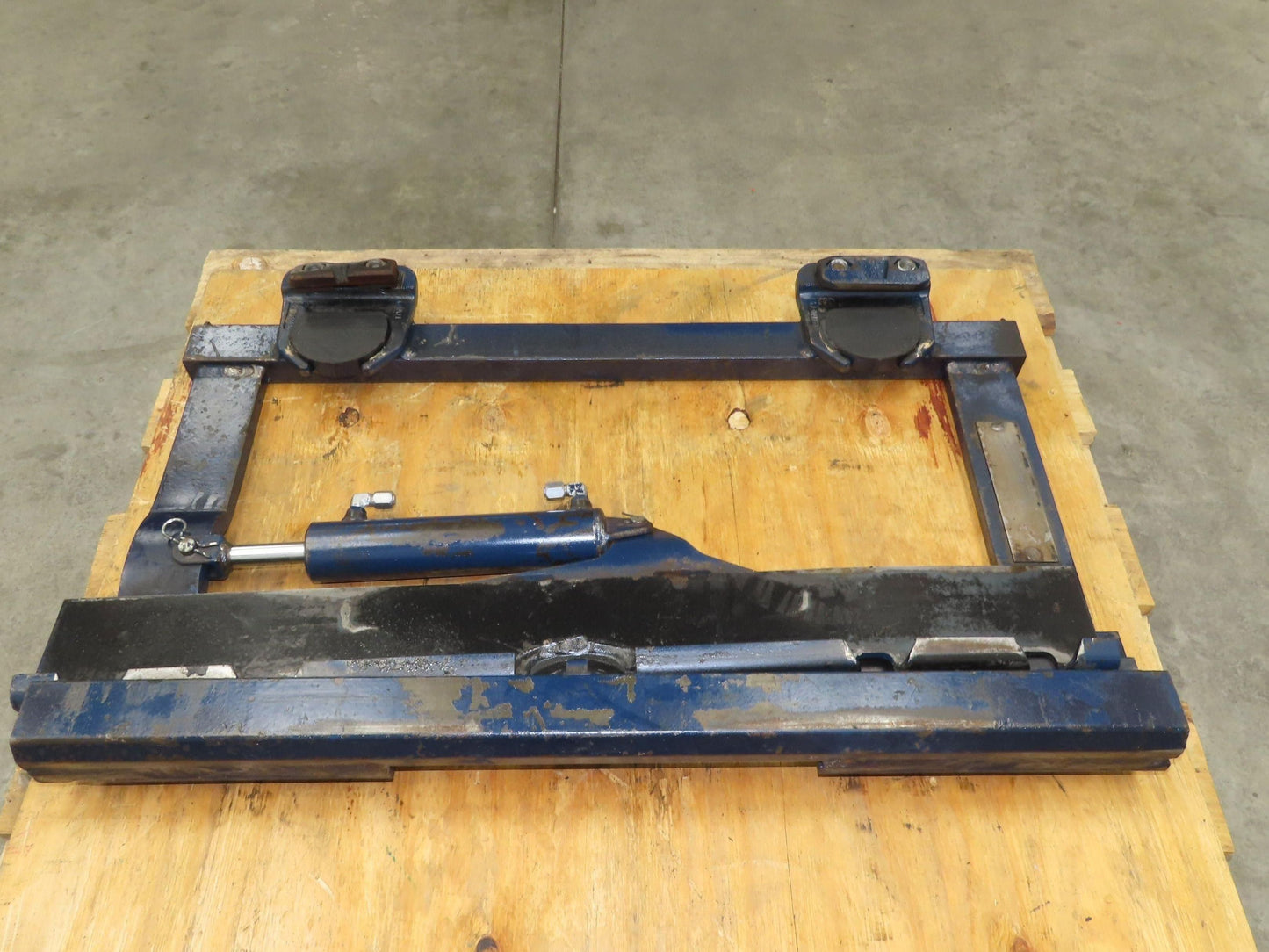 Cascade Forklift Class 3 SideShift Attachment 20" x 37" Wide 6000lbs