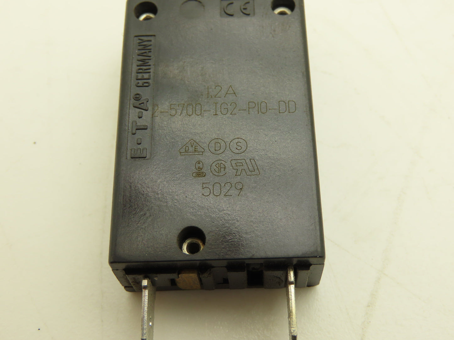 E-T-A 2-5700-IG2-P10-DD Circuit Breakers 250VAC 28VDC 0.7A-16A Mixed Lot of 23