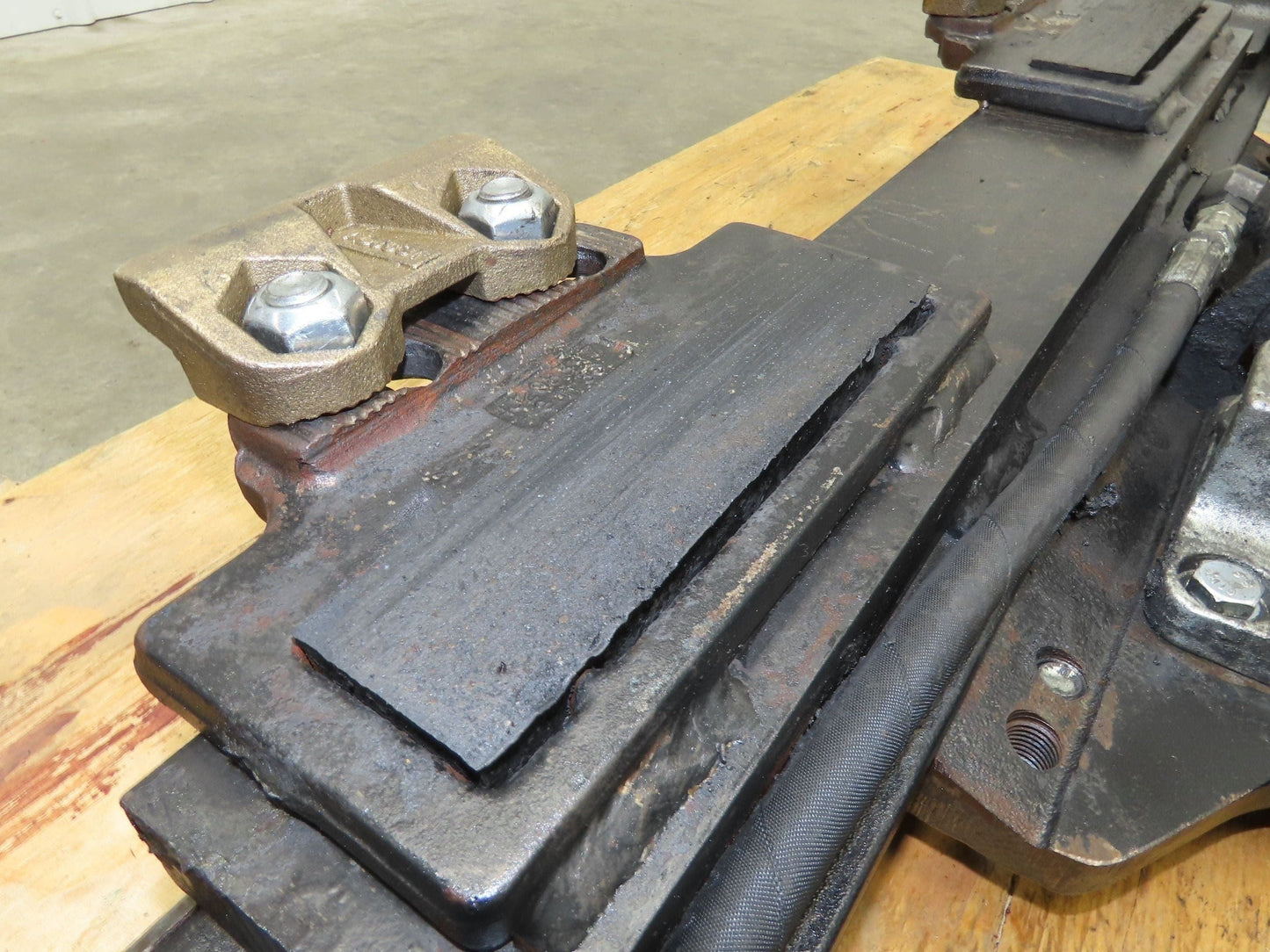 Cascade Forklift Class 3 SideShift Fork Positioner Attachment 20"x 41" W 10000lb