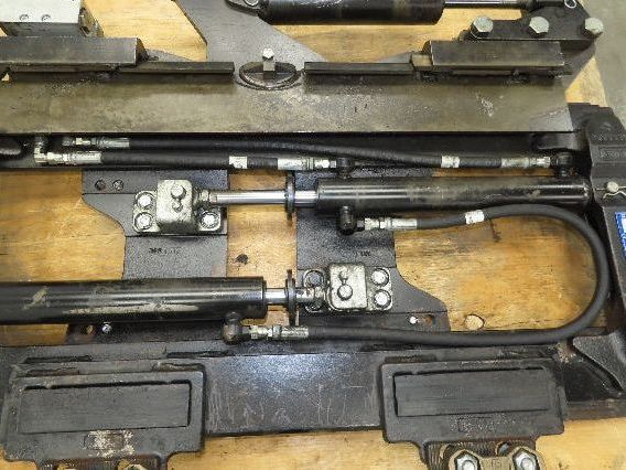 Cascade Forklift Class 3 SideShift Fork Positioner Attachment 20"x 41" W 10000lb