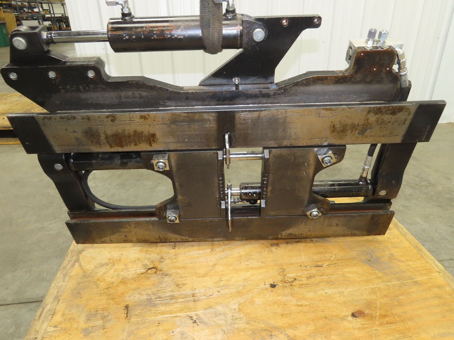 Cascade Forklift Class 3 SideShift Fork Positioner Attachment 20"x 41" W 10000lb