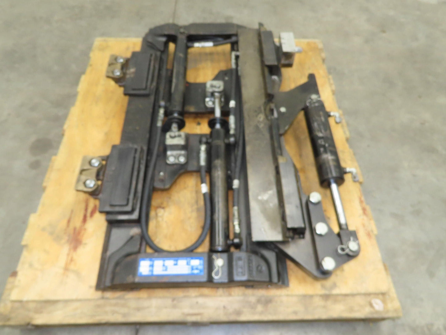 Cascade Forklift Class 3 SideShift Fork Positioner Attachment 20"x 41" W 10000lb