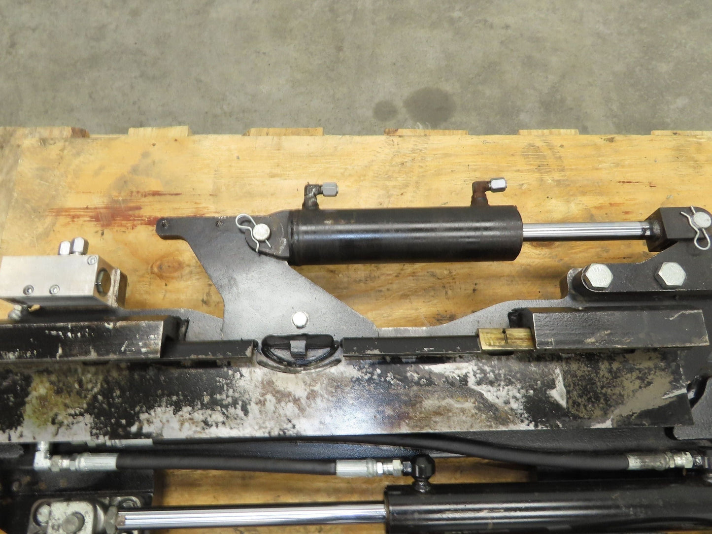 Cascade Forklift Class 3 SideShift Fork Positioner Attachment 20"x 41" W 10000lb