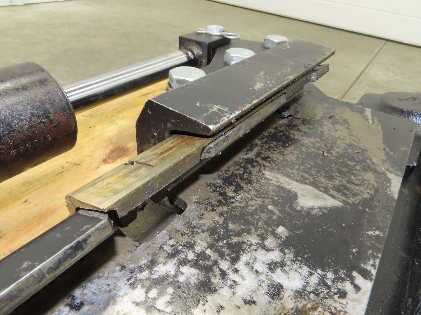 Cascade Forklift Class 3 SideShift Fork Positioner Attachment 20"x 41" W 10000lb