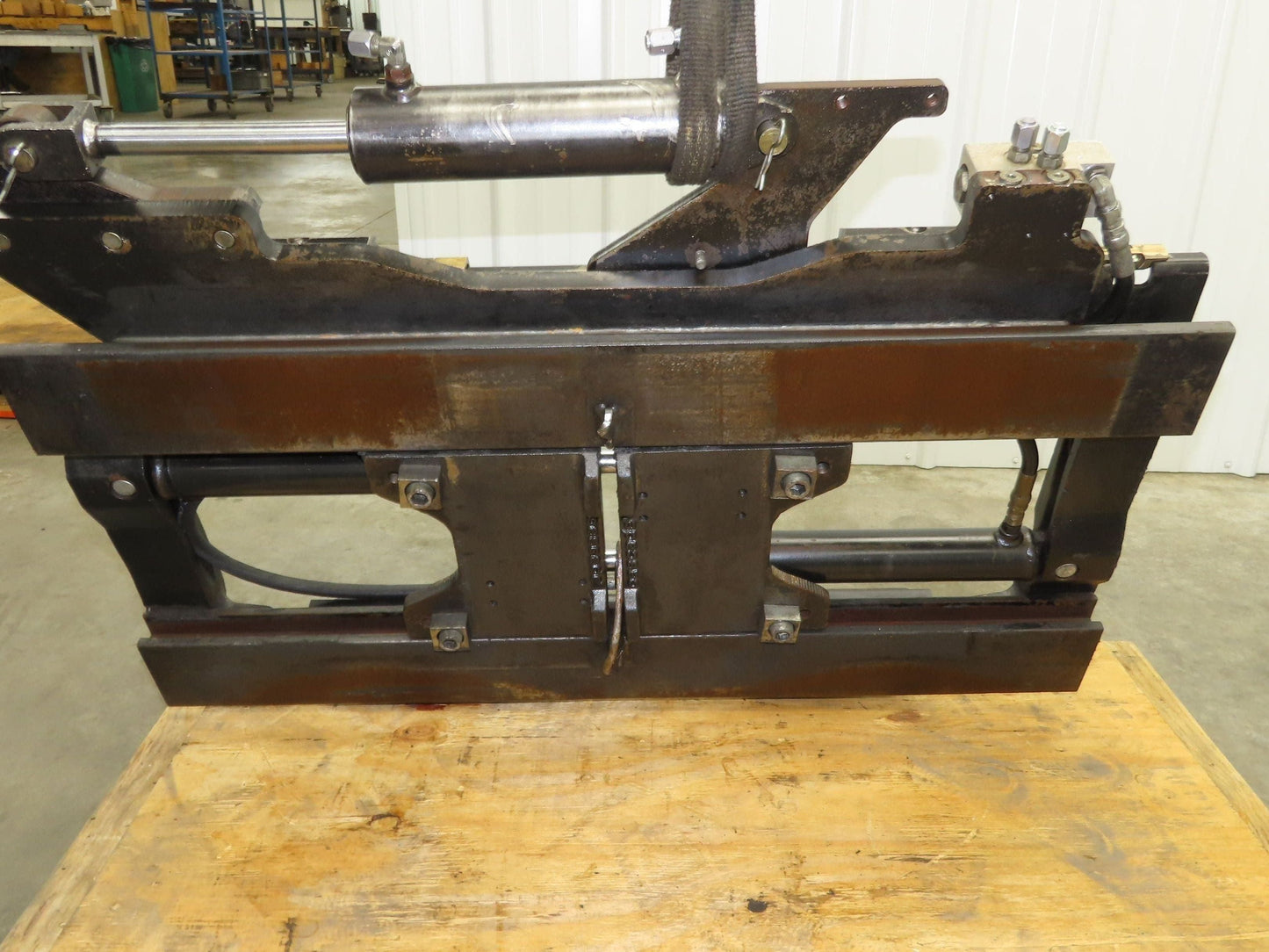 Cascade Forklift Class 3 SideShift Fork Positioner Attachment 20"x 41" W 10000lb