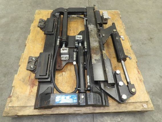 Cascade Forklift Class 3 SideShift Fork Positioner Attachment 20"x 41" W 10000lb