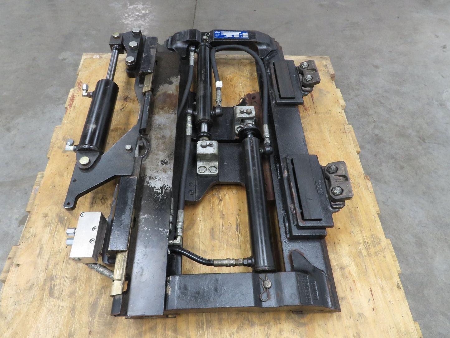 Cascade Forklift Class 3 SideShift Fork Positioner Attachment 20"x 41" W 10000lb