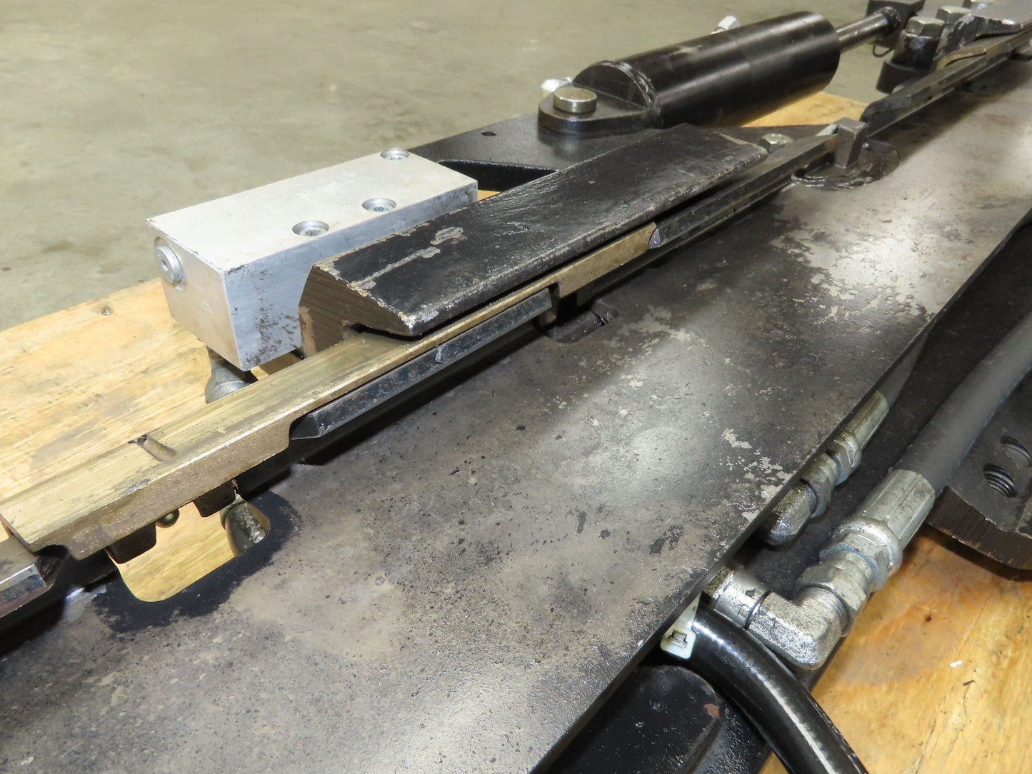 Cascade Forklift Class 3 SideShift Fork Positioner Attachment 20"x 41" W 10000lb