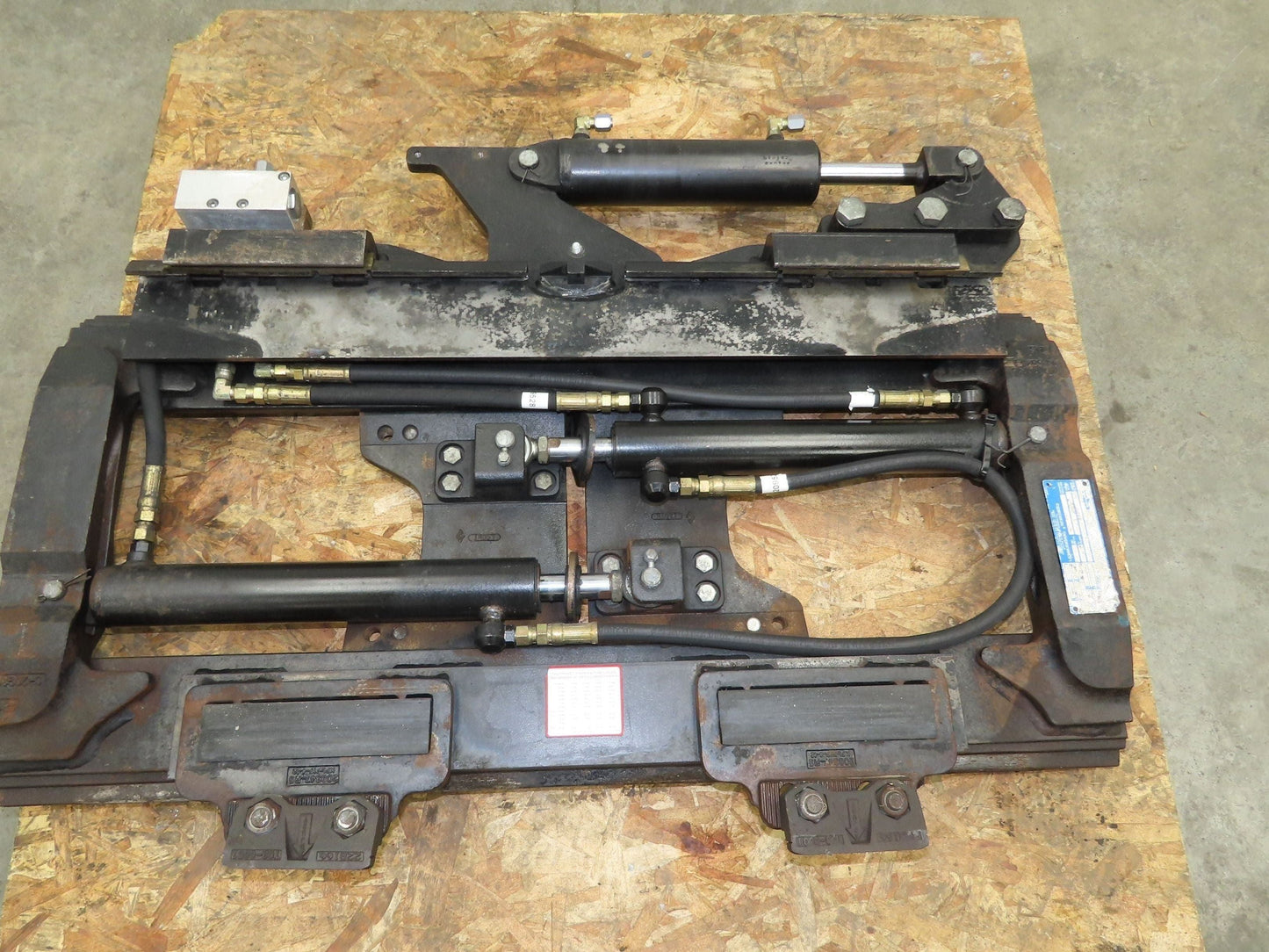 Cascade Forklift Class 3 SideShift Fork Positioner Attachment 20"x 41" W 10000lb