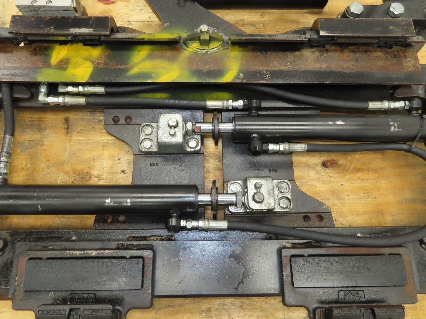 Cascade Forklift Class 3 SideShift Fork Positioner Attachment 20"x 41" W 10000lb