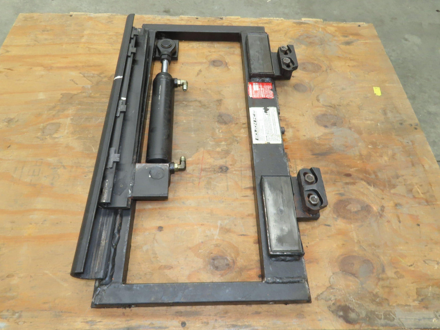 Bolzoni Auramo Forklift Class 2 SideShift Attachment 16" x 32" Wide 5500lbs