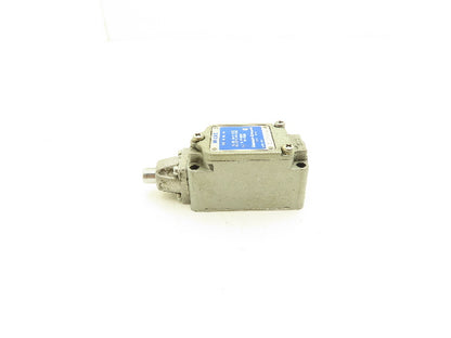 Yamatake Honeywell 2LS1-J Micro Limit Switch Plunger Type 10A 480V