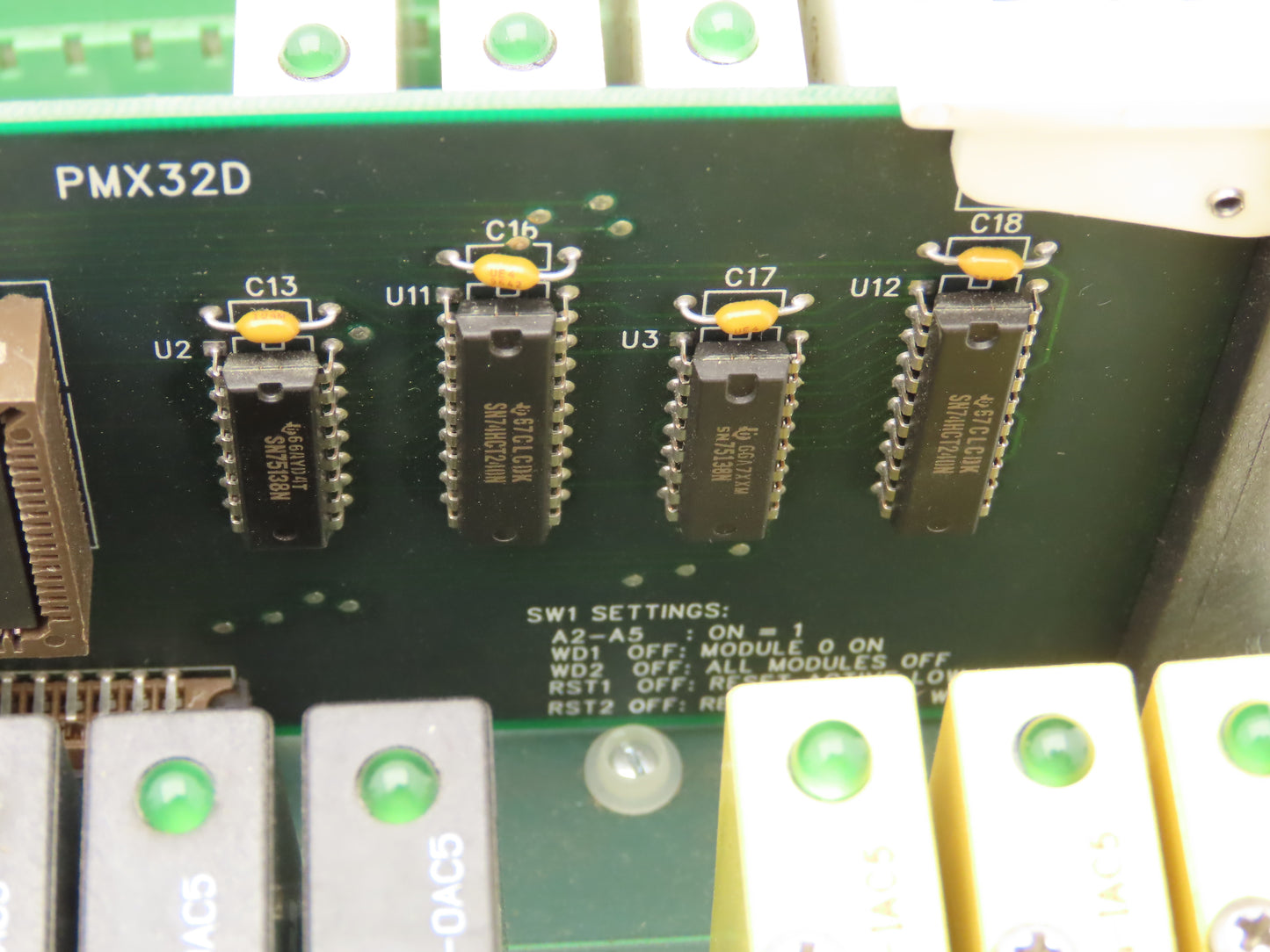 Grayhill 70GRCP32-HL PLC Relay 32-Channel Circuit PMX32D Board 70G-IDC5 Relays