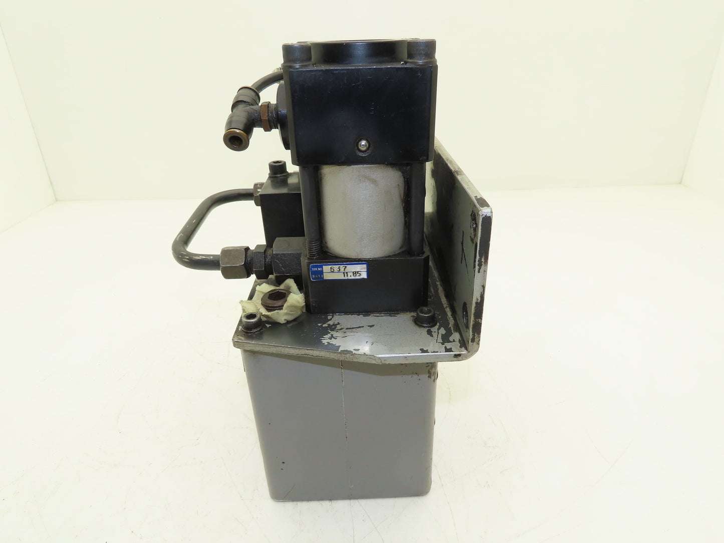 AIOI Seiki U15-X1P Pneumatic Oil Lubricator Pump 2L Tank Oiler