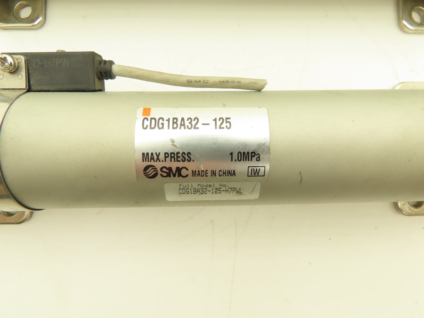 SMC CDG1BA32-125 Pneumatic Double Acting Round Cylinder 125mm Stroke Lot of 2