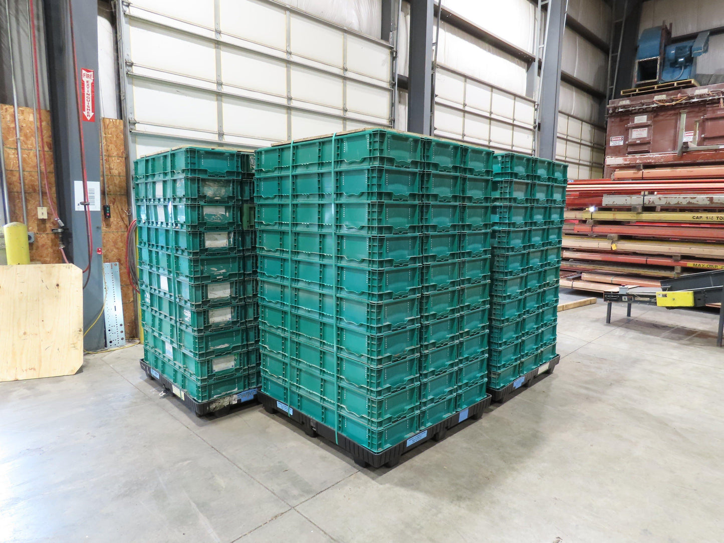 Lewis SO4815-7 Stackable GREEN Plastic Tote Container Bin 48x15x7" Lot of 30