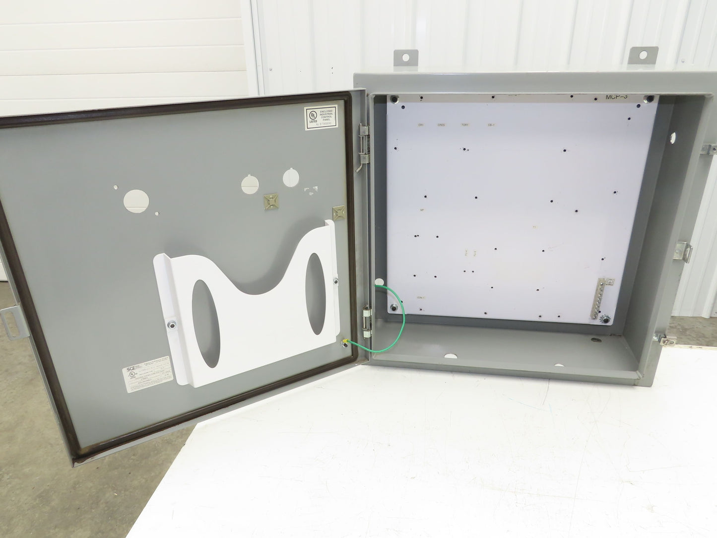 SCE SCE-24H2408LP Electrical Enclosure Junction Box 24x24x8" Type 12 Gray