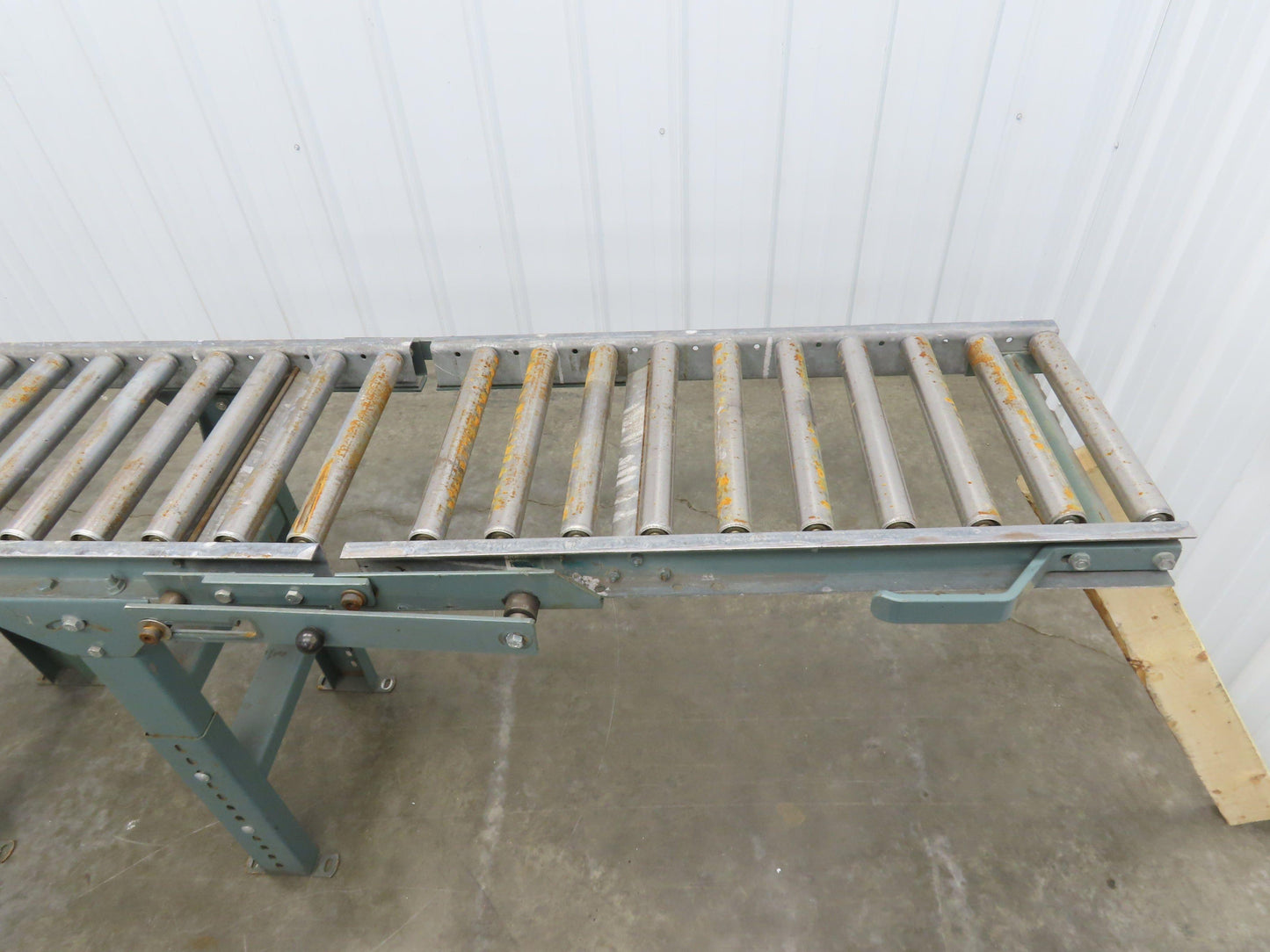 Hytrol 15"x5' 11" Gravity Roller Conveyor Walk-Thru 31" Gate 1-3/8" Roller 13"BF
