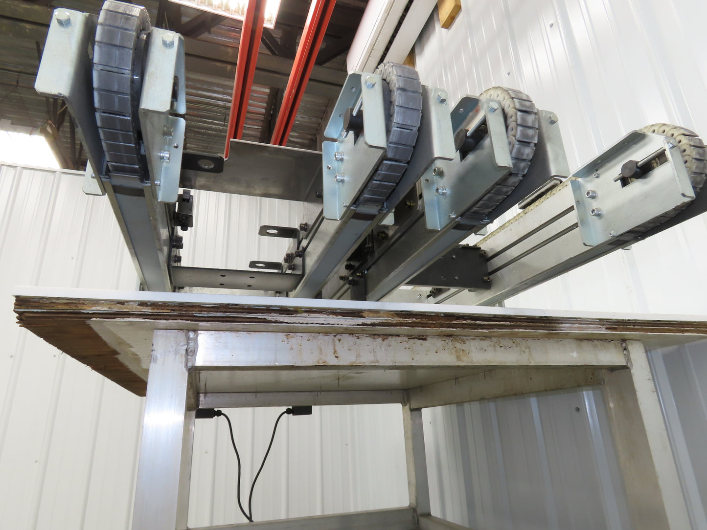 NKE CSB89A-PS-MD-222-1750-36-90W-3 Plastic Chain Conveyor 2-Row Double 220V 3PH