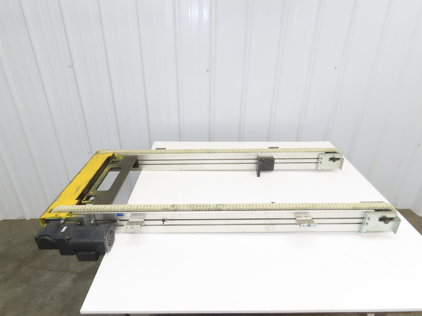 NKE CSB89A-PS-500-1255-180-90W-3 Plastic Chain Conveyor 2-Row 220V 3PH 20"x55"