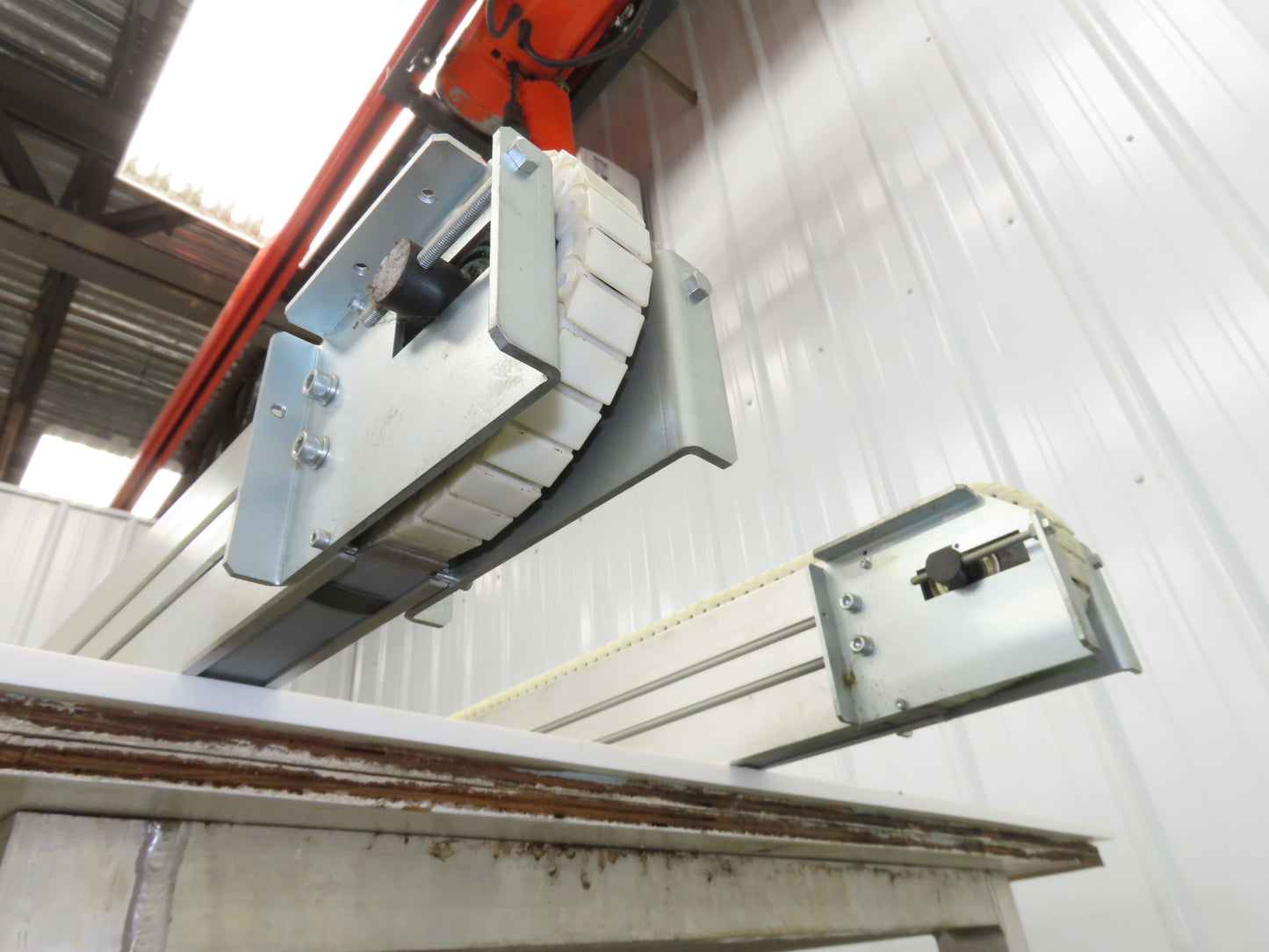 NKE CSB89A-PS-350-1600-100-90W-3 Plastic Chain Conveyor 2-Row 220V 3PH 15"x70"