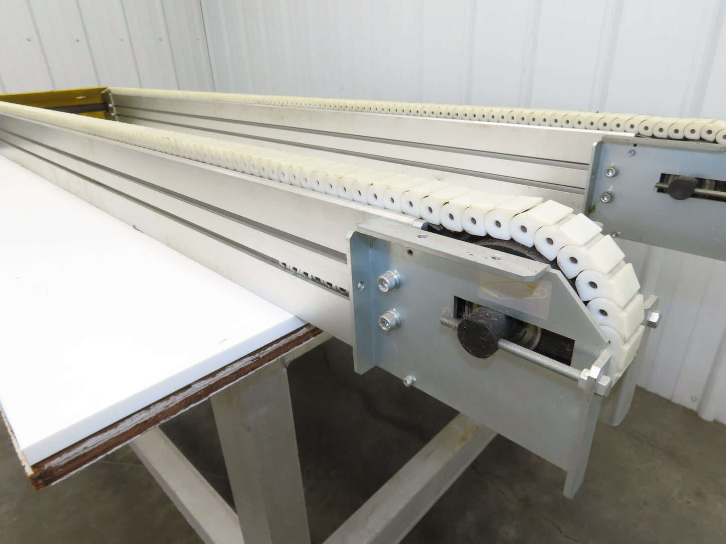 NKE CSB89A-PS-350-1600-100-90W-3 Plastic Chain Conveyor 2-Row 220V 3PH 15"x70"
