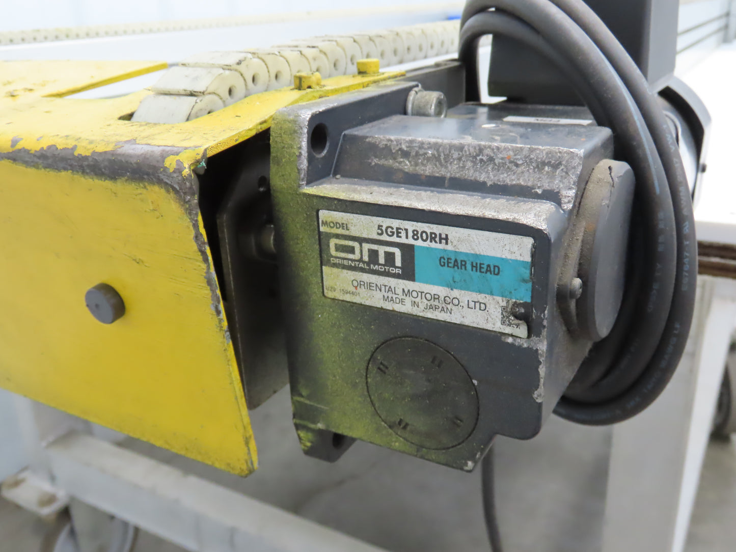 NKE CSB89A-PS-500-1740-180-90W-3 Plastic Chain Conveyor 2-Row 220V 3PH 20"x74"