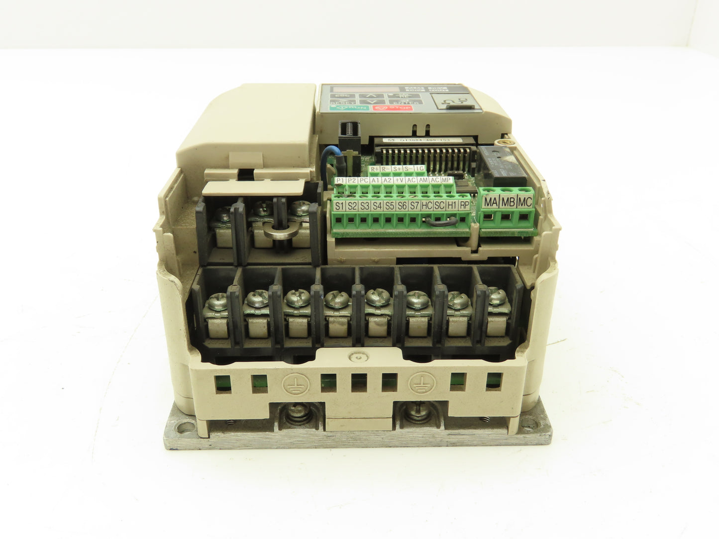 Yaskawa CIMR-VU4A0002JAA Variable Frequency Drive 3PH 0-480V 0-400Hz 1.8A Output