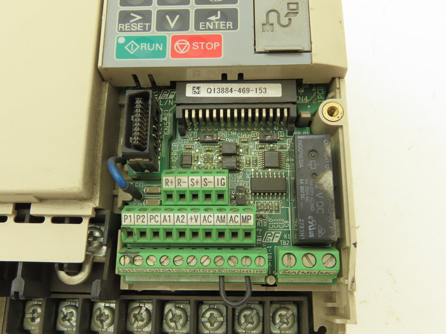 Yaskawa CIMR-VU4A0002JAA Variable Frequency Drive 3PH 0-480V 0-400Hz 1.8A Output