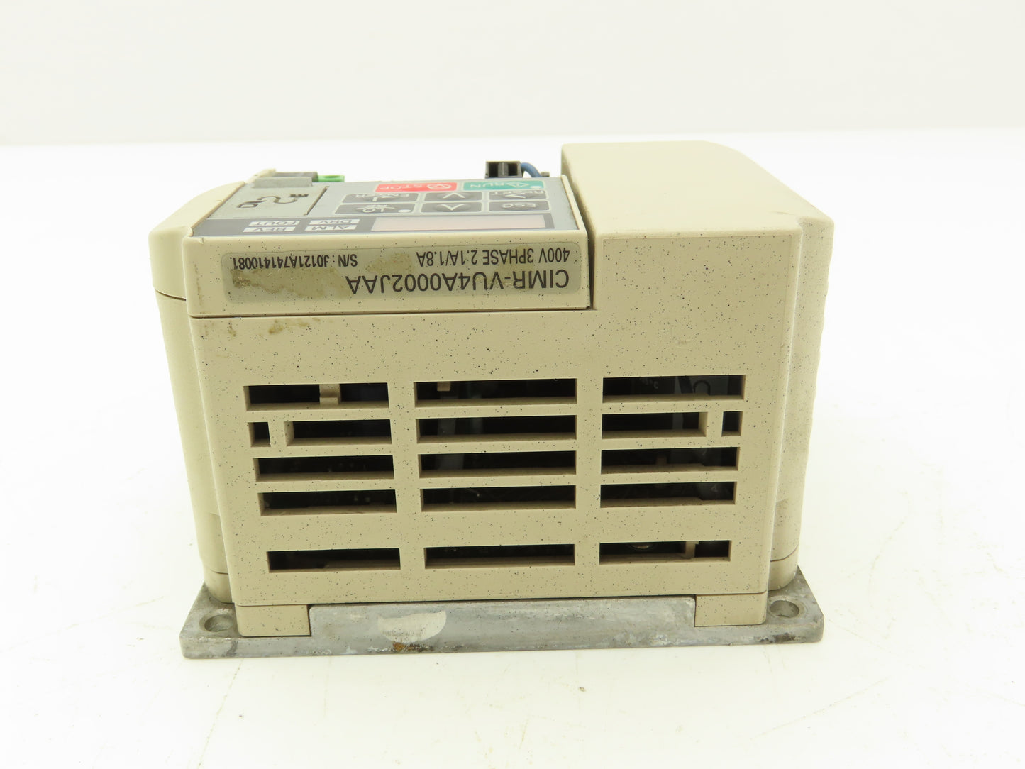 Yaskawa CIMR-VU4A0002JAA Variable Frequency Drive 3PH 0-480V 0-400Hz 1.8A Output