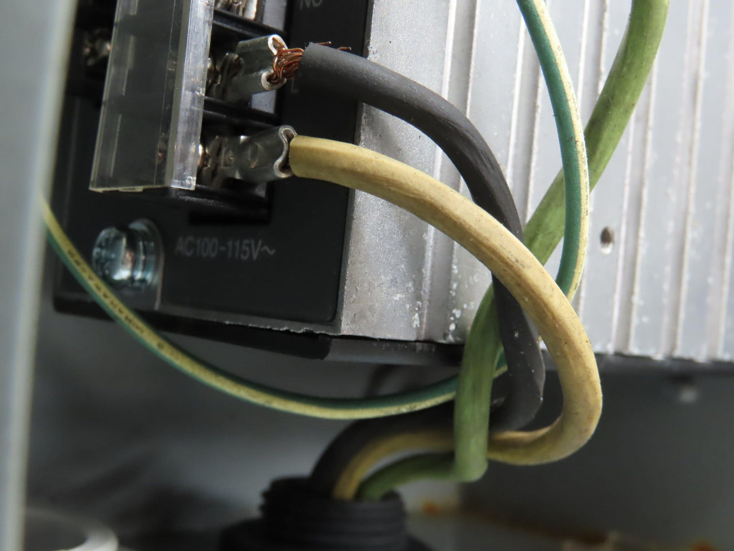 Incline Belt Conveyor Parts Feed Chute 16"x 60"L 115V Variable Speed Drive