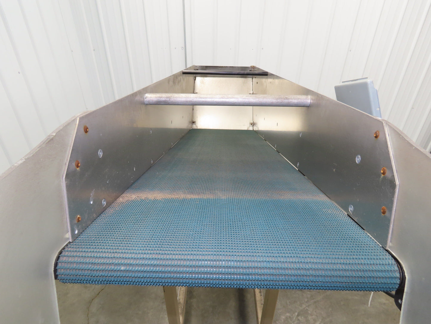 Incline Belt Conveyor Parts Feed Chute 16"x 60"L 115V Variable Speed Drive