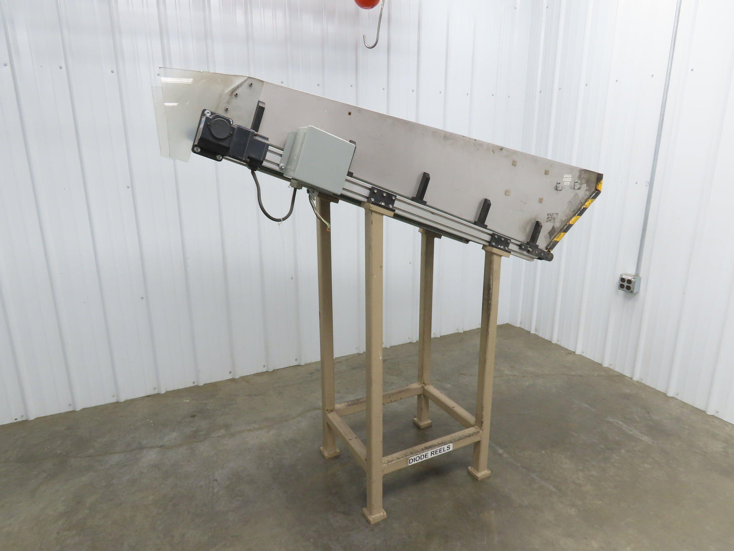 Incline Belt Conveyor Parts Feed Chute 16"x 60"L 115V Variable Speed Drive