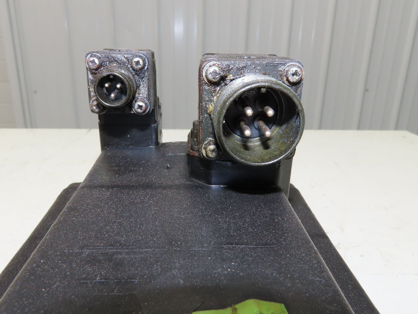 Okuma BL-MC95J-20TB AC Servo Motor 2kW 133V 2000 RPM 3PH Encoder ER-JH-7200D