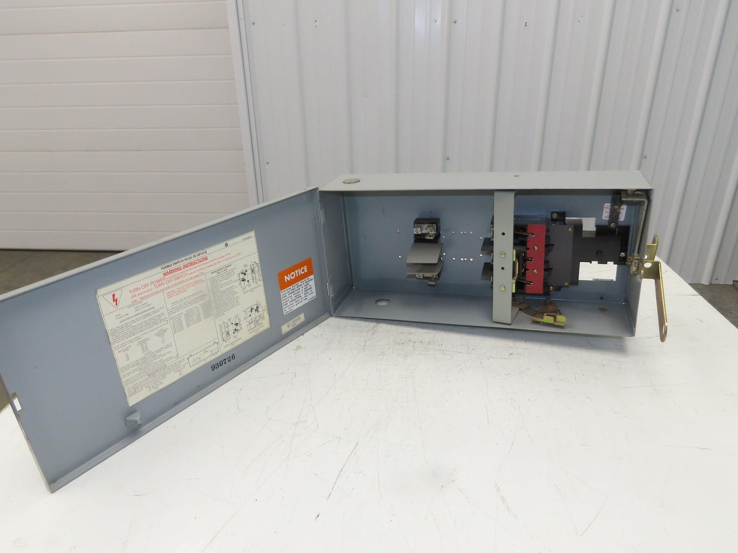 Westinghouse Fusible Busway Disconnect Switch Bus Plug 30A 600VAC 3PH 3W