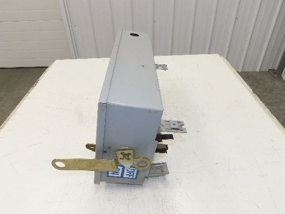 Cutler Hammer Fusible Busway Disconnect Switch Bus Plug 30A 600VAC 3PH 3W