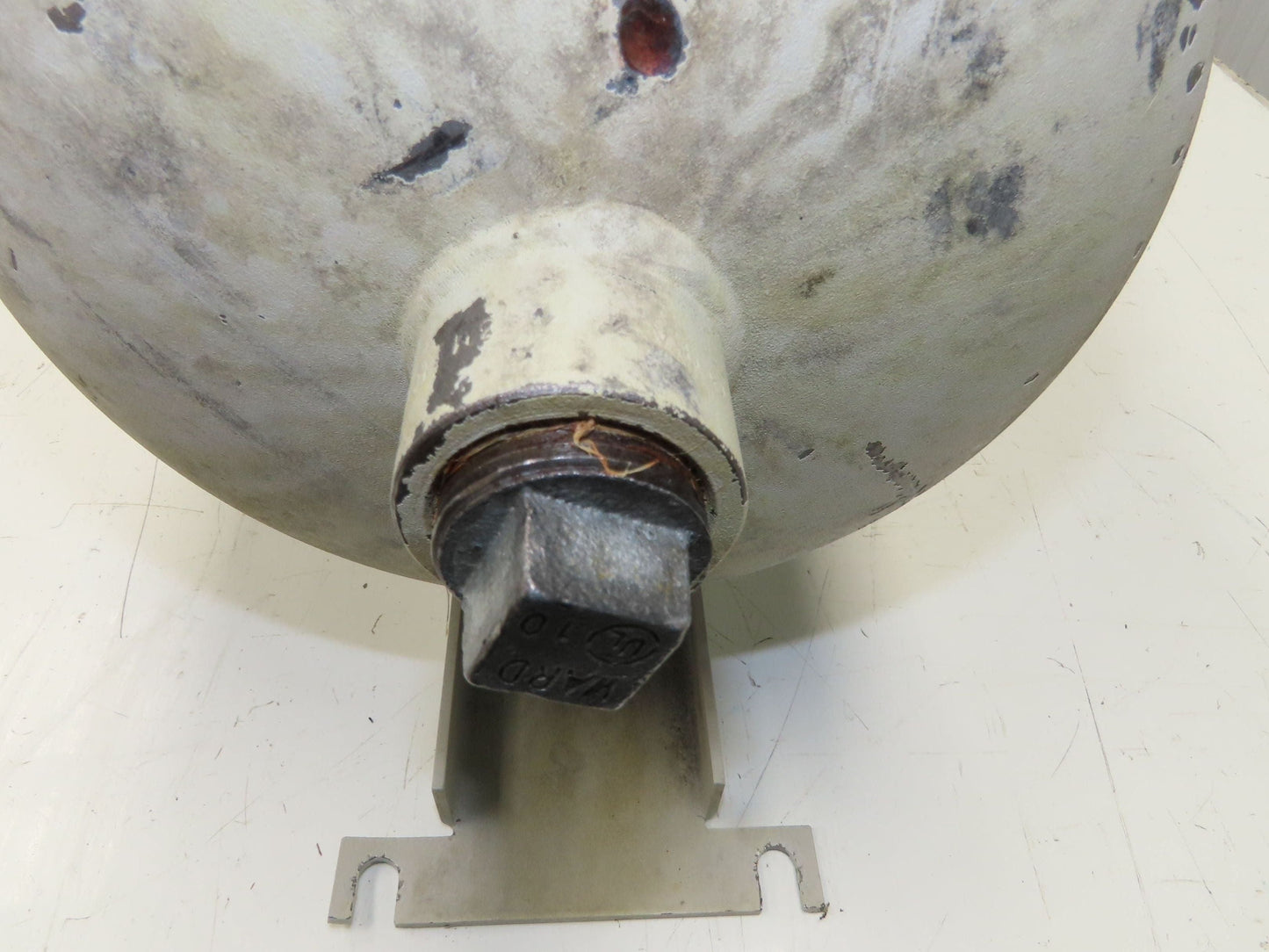 Hydraulic Basket Strainer #2 Bag Filter 7x30" 1" NPT Steel Housing Bracket Mount