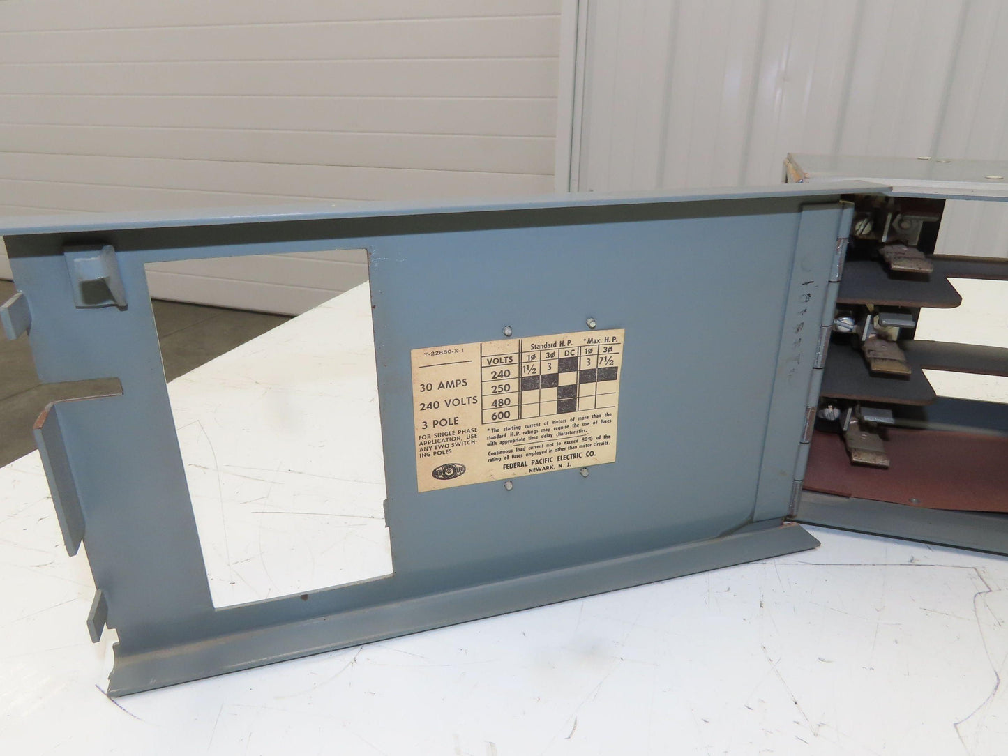 Federal Pacific QMQB-3336 Fusible Panelboard Disconnect Switch Twin 30A 600V 3W