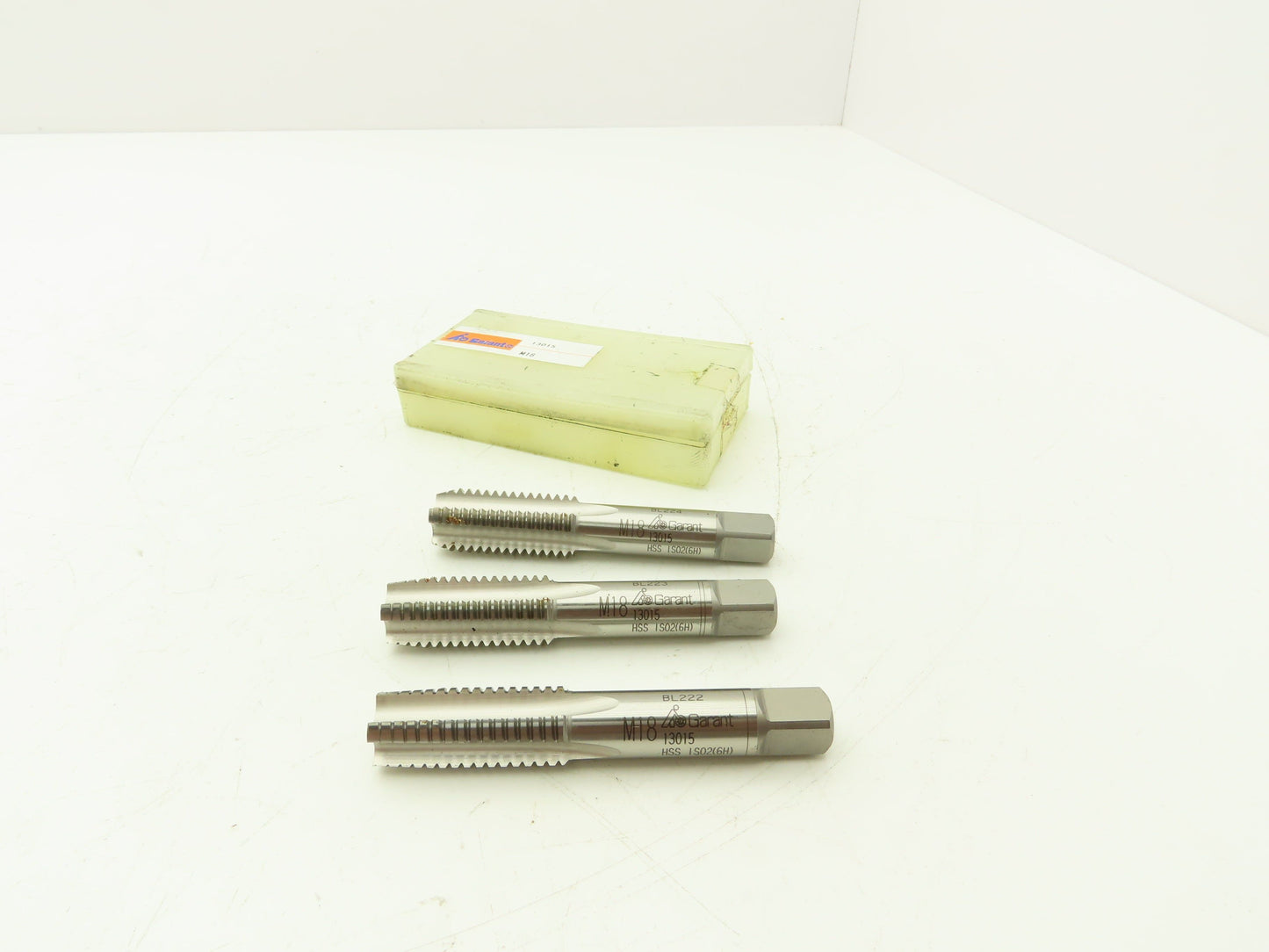 Garant M18-2.5 Tap RH 4-Flute 3-Stage Taper Second Plug HSS Set of 3