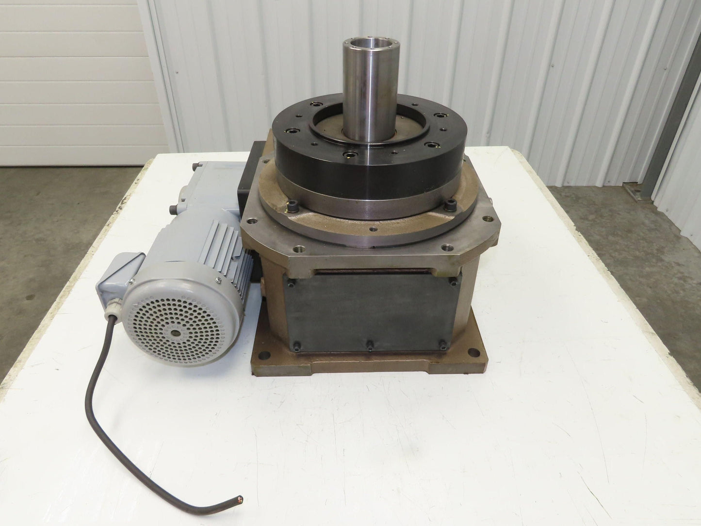 CKD RGIT140-008300S1F1 Rotary Indexer Table 8-Stop 300° 230V 3PH 40:1 Drive